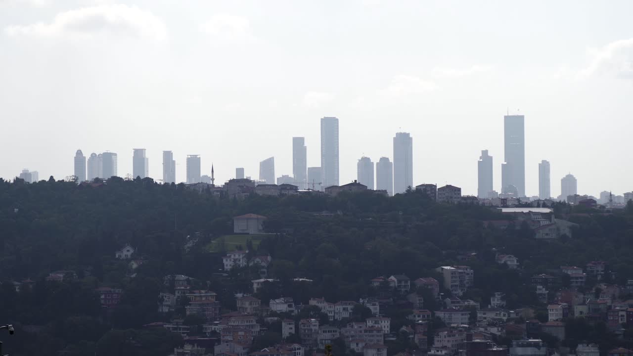 도시, 높은 건물들.