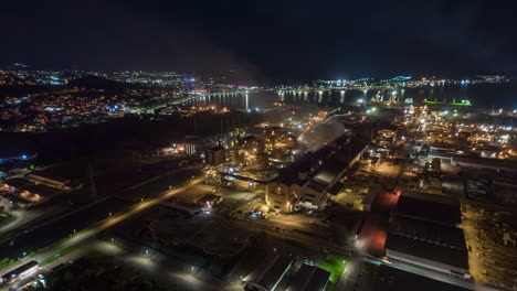 Hiperlapso-Aéreo-Nocturno-De-La-Fábrica-De-Fundición-De-Níquel-Sln-En-Nouméa,-Nueva-Caledonia