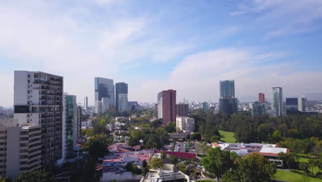 Vuelo-Aéreo-Sobre-La-Hermosa-Ciudad-De-Guadalajara,-Jalisco,-México