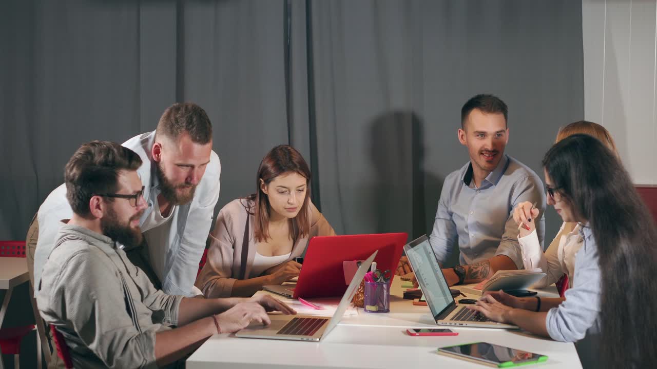 reunión del equipo en curso