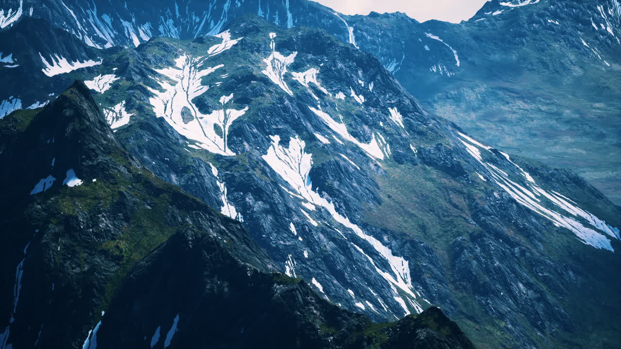 멀리 눈이  ⁇ 인 산과 함께 계곡 위의 공중