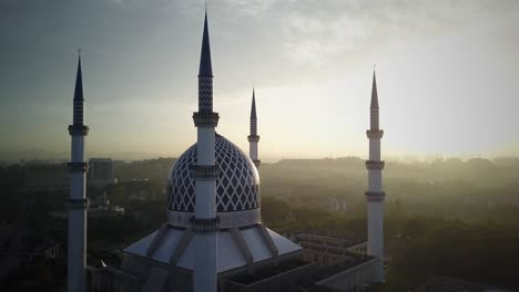 imágenes aéreas - amanecer en una mezquita.