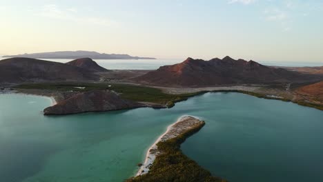 Atemberaubende-Landschaft-In-Playa-Balandra,-BCS,-Mexiko,-Luftaufnahme