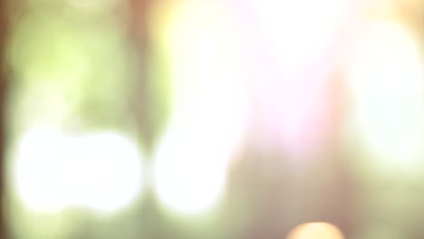 las luces blancas cambian de forma.