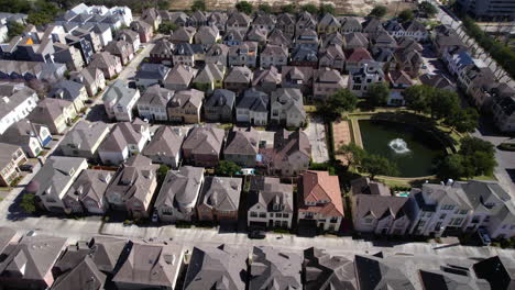 Aerial-View-of-Hermann-Park-Upscale-Residential-Neighborhood-in-Houston,-Texas-USA,-Houses-and-Condominiums