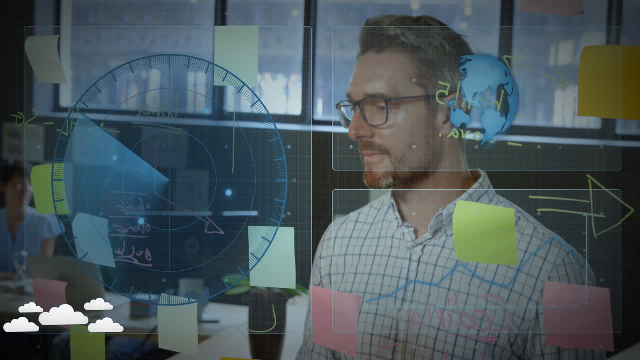 animación del globo, pantalla de radar sobre un hombre de negocios caucásico escribiendo en una nota adhesiva sobre una pared de vidrio