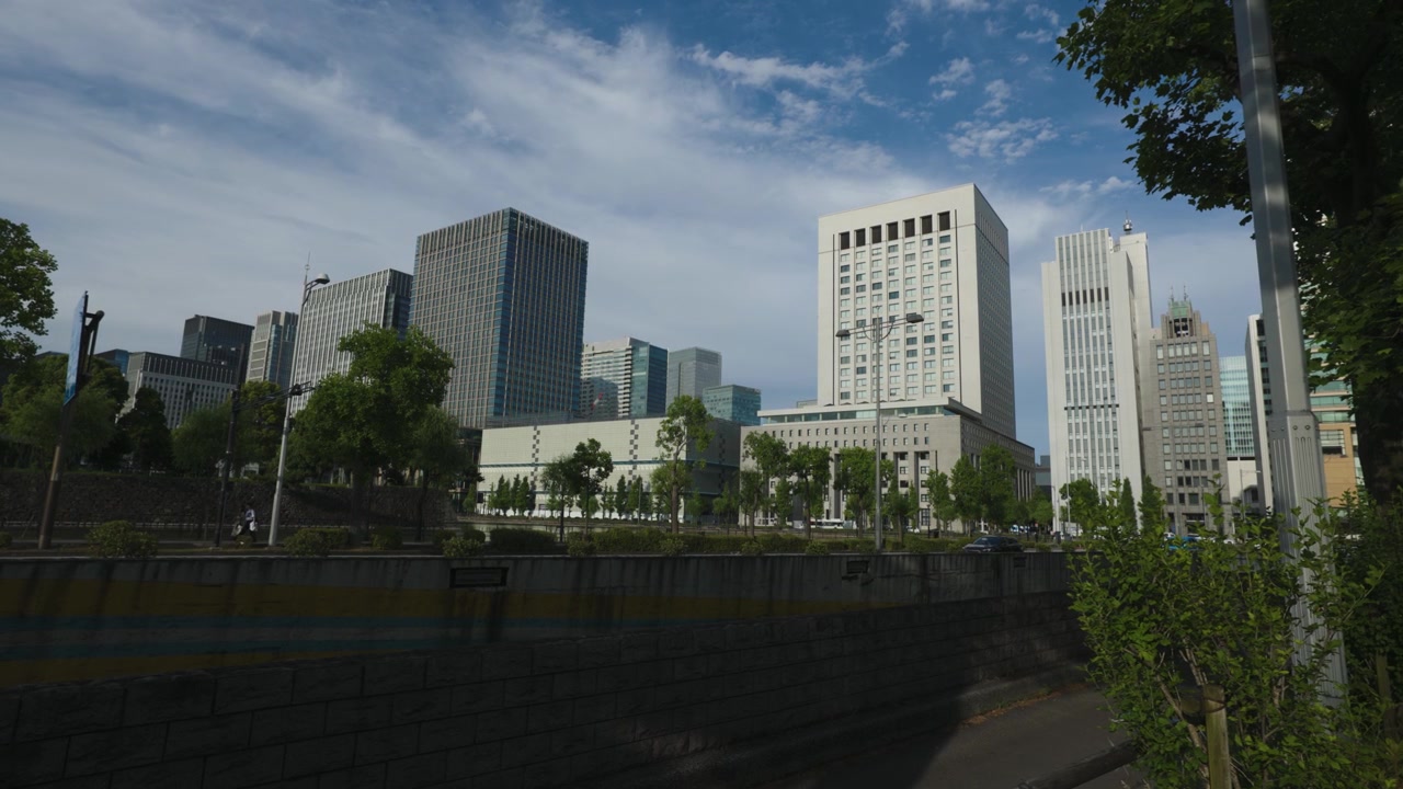 Edifícios na cidade de Chiyoda, Tóquio, Japão, em um dia de verão.