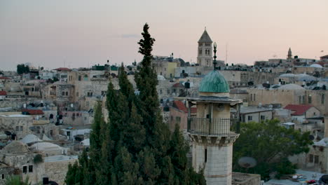 Vista-Panorámica-De-Jerusalén-Al-Amanecer,-Ciudad-Santa-En-Israel