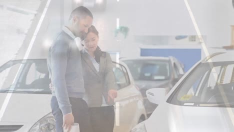 Animación-Del-Tráfico-Por-Carretera-Sobre-Un-Hombre-Y-Una-Mujer-Comprando-Un-Coche.