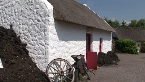 una vieja cabaña irlandesa