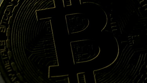 concepto de moneda virtual rotada en cámara lenta