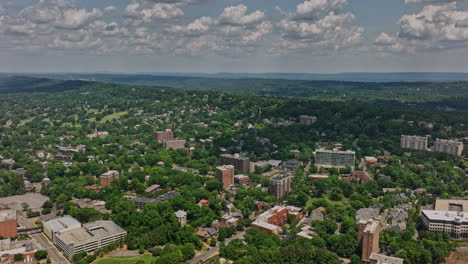 Birmingham-Alabama-Antena-V27-Vista-Panorámica-Drone-Flyover-Southside-Capturando-Vistas-Del-Paisaje-De-Los-Vecindarios-De-Highland-Park-Y-Redmont-Park-Con-Tráfico-De-Carreteras---Filmado-Con-Mavic-3-Cine---Mayo-De-2022