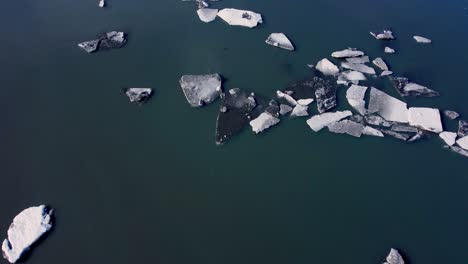 Video-Aéreo-De-4k-30fps-De-La-Ruptura-De-Primavera,-En-El-Río-Knik,-Entre-Anchorage-Y-Wasilla,-Alaska