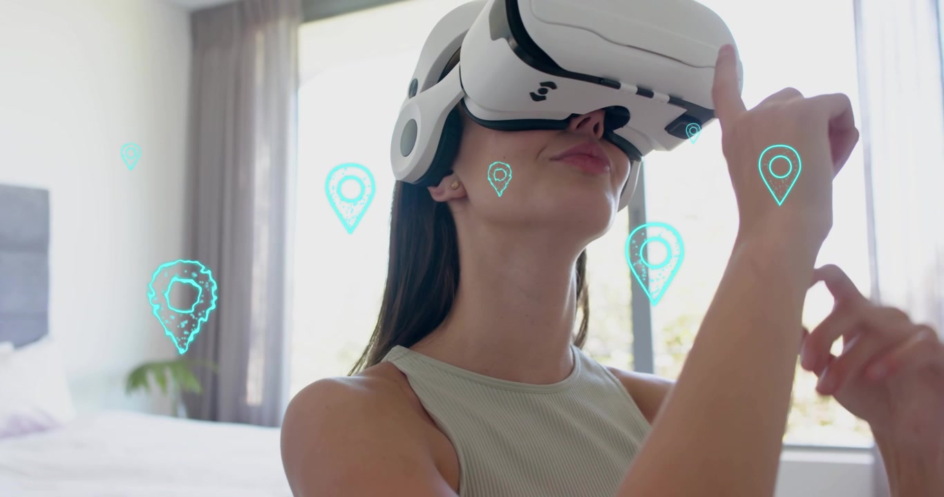 Donna che porta il dito alle labbra, poi estende il braccio in una mappa VR, selezionando i segnaposto per esplorare le località