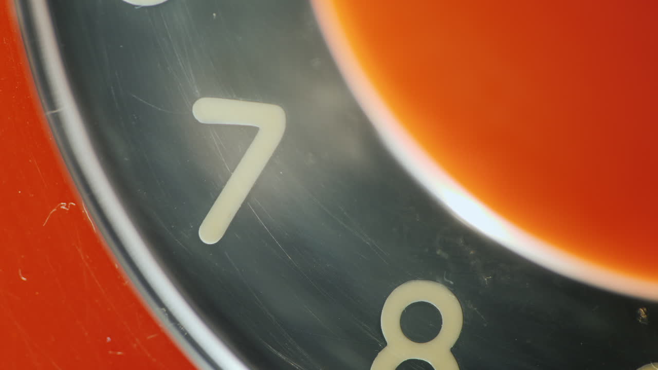 오래된 전화 클로즈업 4k 비디오 7의 전화 걸기