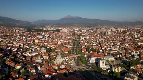 Morgens-Panoramische-Aufnahme-Der-Schönen-Stadt-Prizren