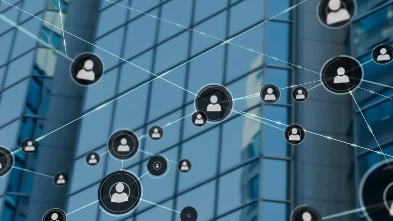 сеть профильных икон на фоне высоких зданий