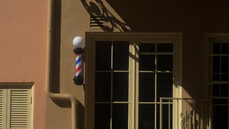 frente de la tienda de barbería