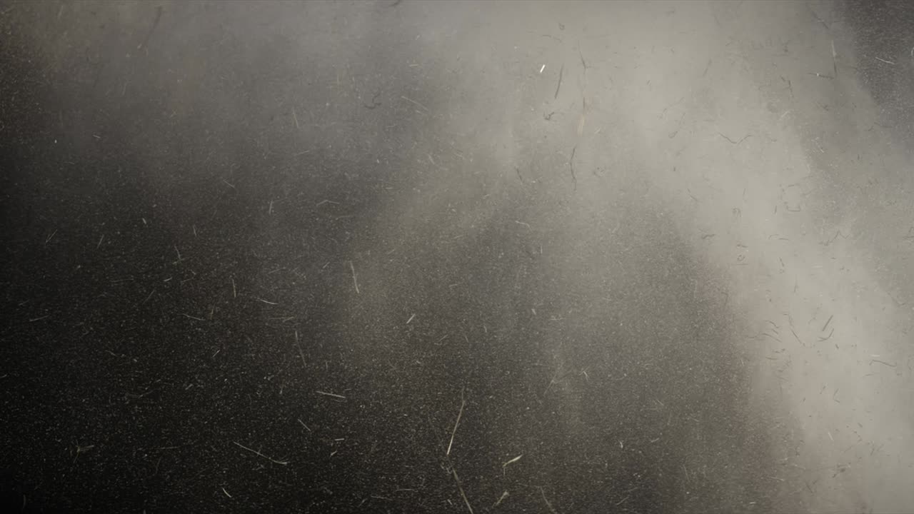 4k 먼지와 풀 폭발 구름이 느린 속도로 내려갑니다.