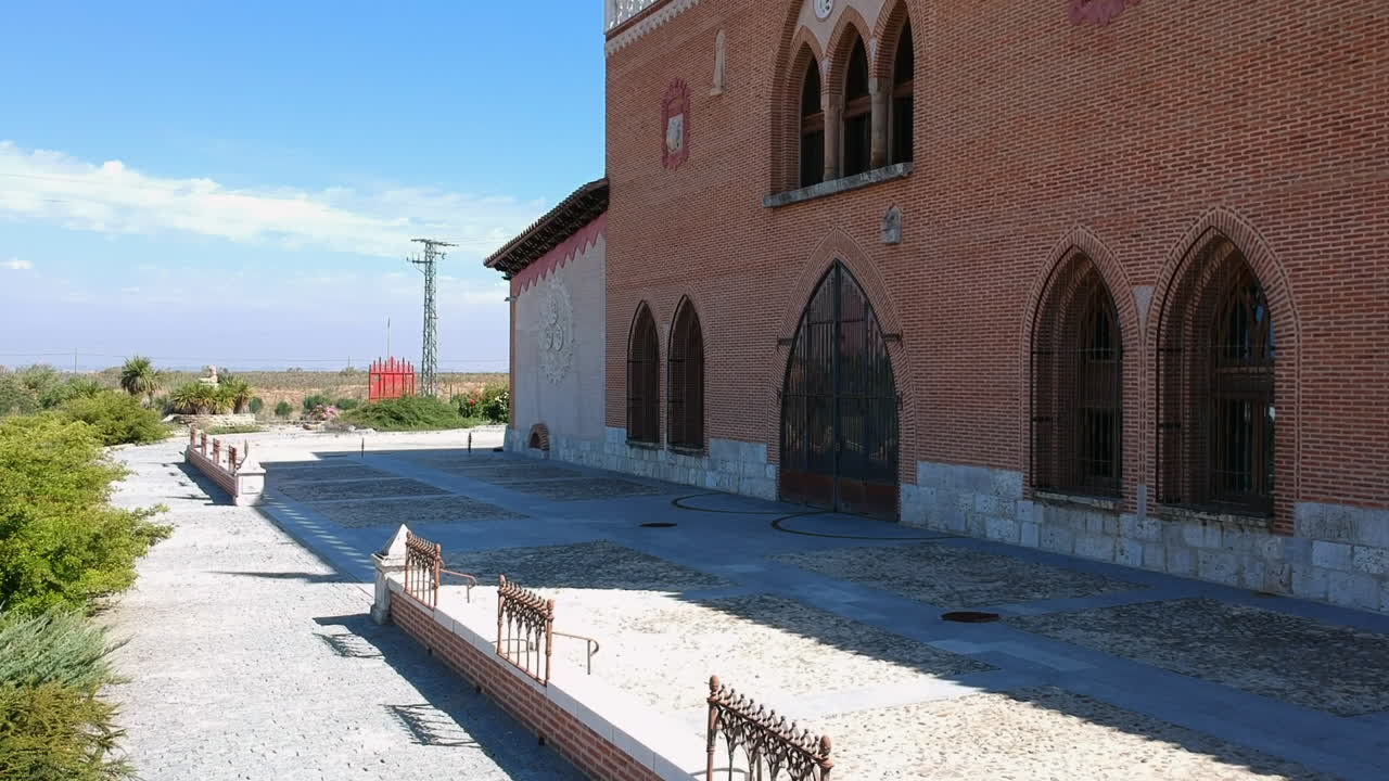 bodega gótica, una preciosa bodega familiar en rueda, españa-1