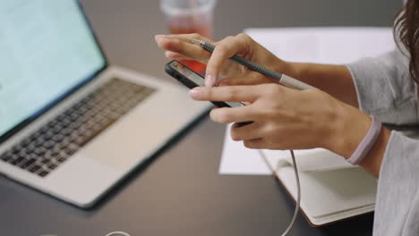 Student-phone,-education-and-course-in-home