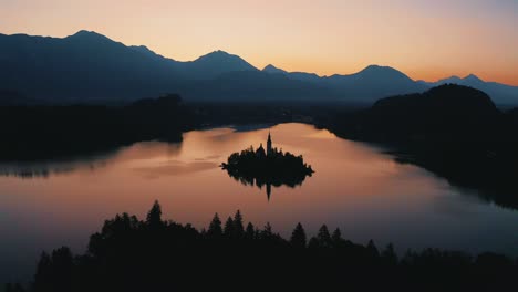 Bleder-See-Sonnenaufgang-Slowenien-Kirche-Insel-Reise-Europa-Drone-Antenne