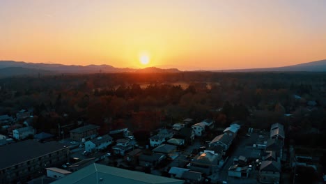 amazing-sunset-in-the-mountains