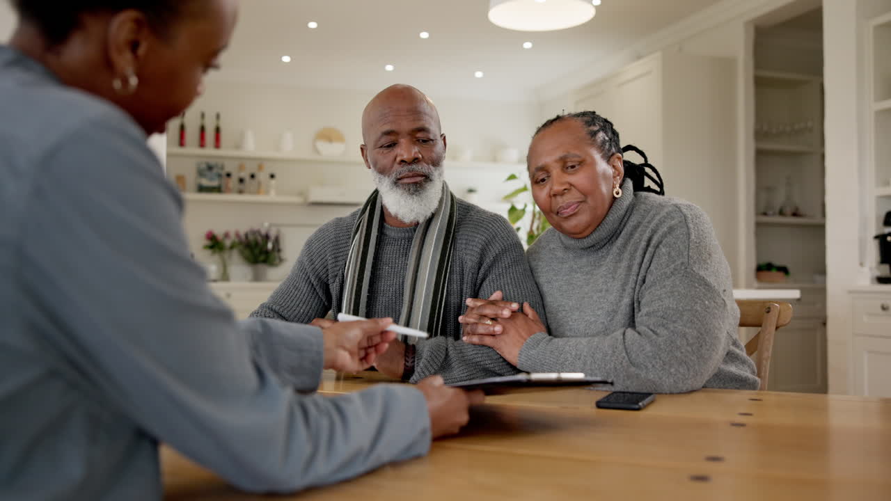 pareja de alto rango, asesor financiero