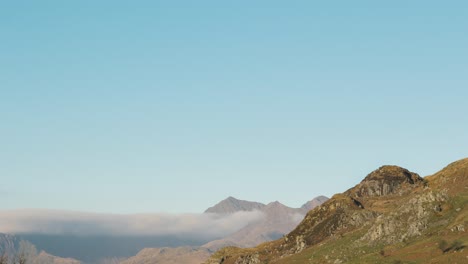 Timelapse-Nube-Baja-Alrededor-De-Snowdon-Gales-De-Capel-Curig