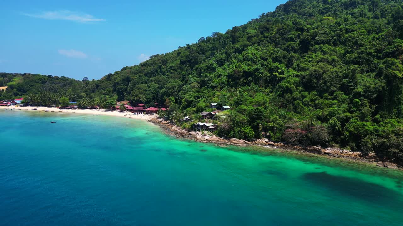 playa de arena blanca idílica perhentian pequeña isla