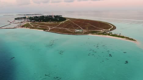 thulusdhoo isla maldivas desde arriba disparado por drone