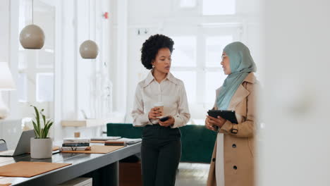 Teamarbeit,-Diversität-Oder-Beratung-Für-Geschäftsfrauen