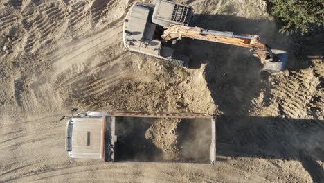 vista aérea de la excavadora de construcción