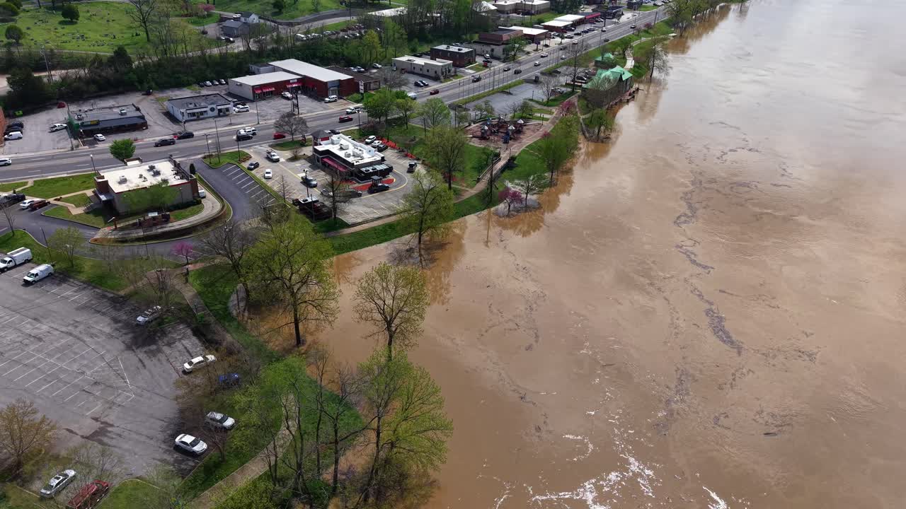 Vue aérienne des inondations de la rivière Cumberland à Clarksville, TN
