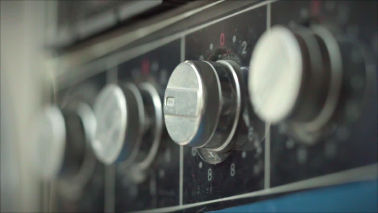 Ovládací prvky vintage rádia