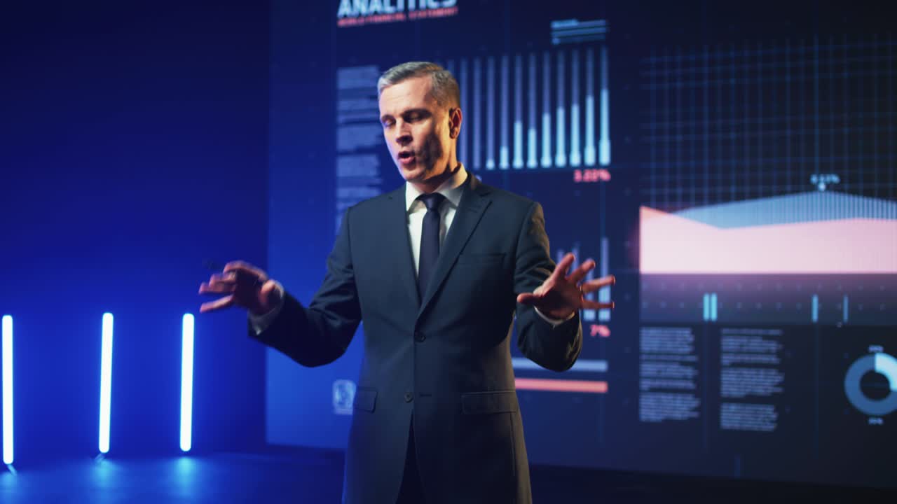 세미나 기간 에 질문 에 대답 하는 성공적 인 사업가