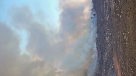 gran incendio en fairview, hemet, california, ee.uu.