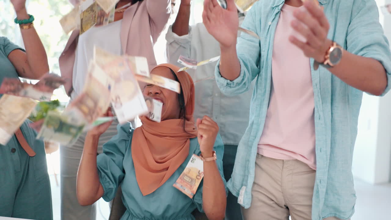 비즈니스 팀, 현금 및 보너스에 대한 돈 비