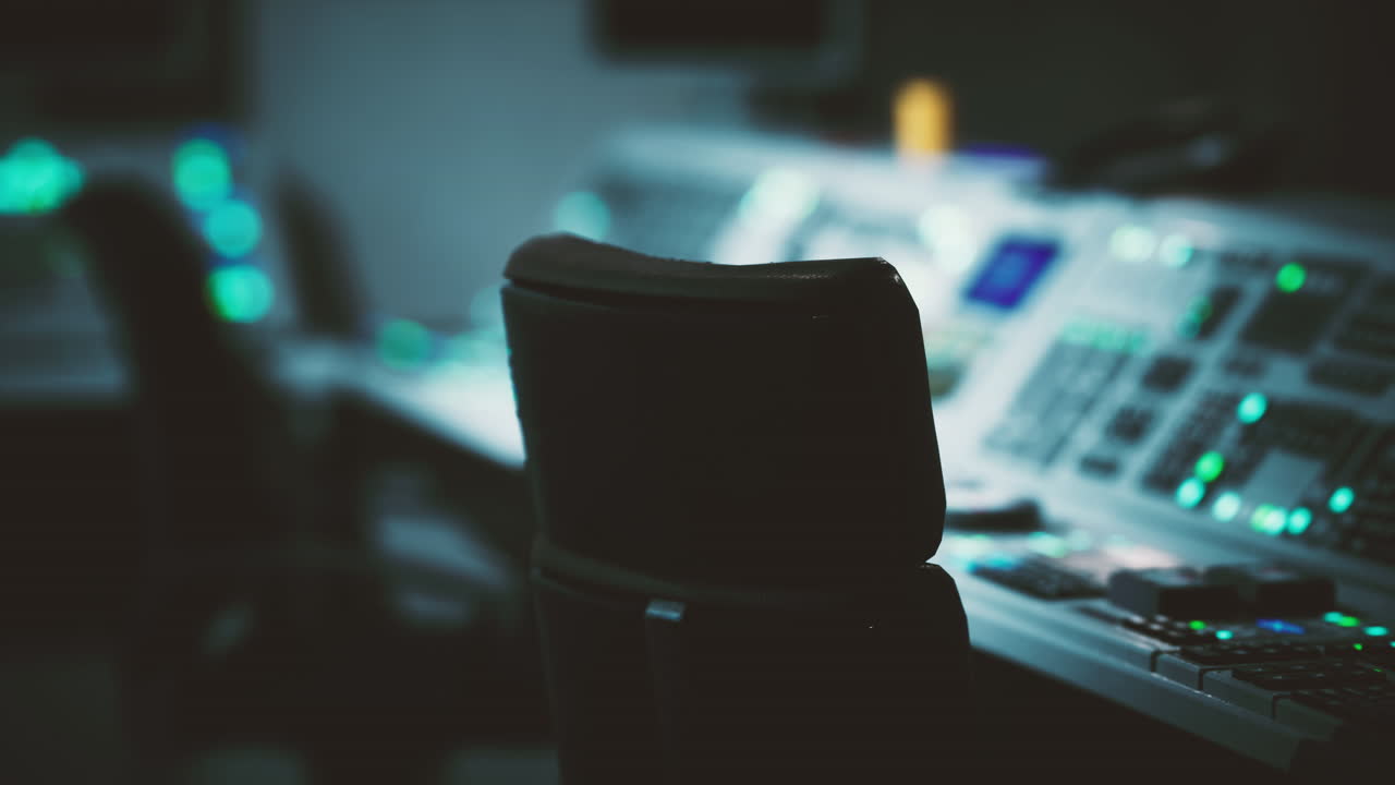 sala de control de la central eléctrica vacía