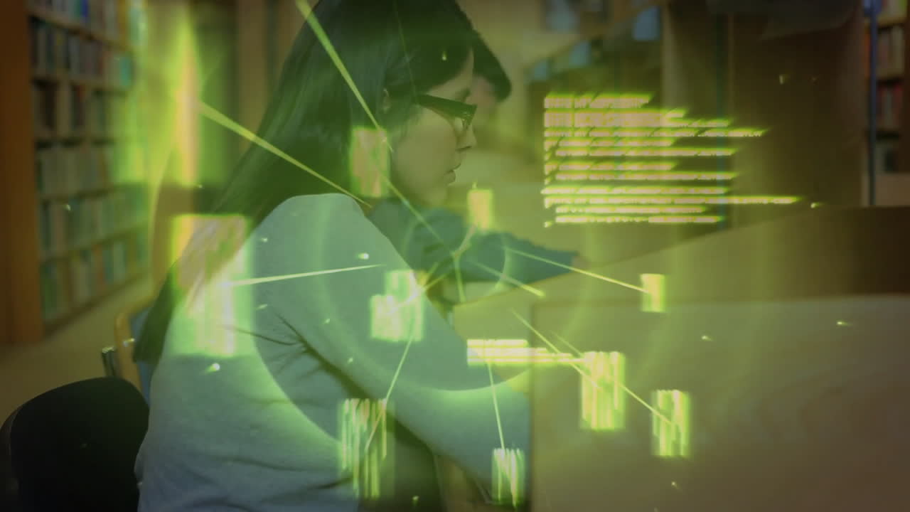 estudiando en la biblioteca, mujer rodeada de animación de procesamiento de datos verde