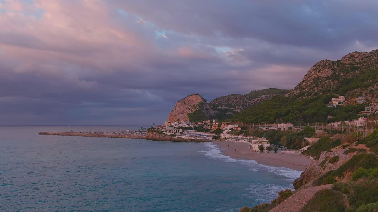 el amanecer en la costa del garraf