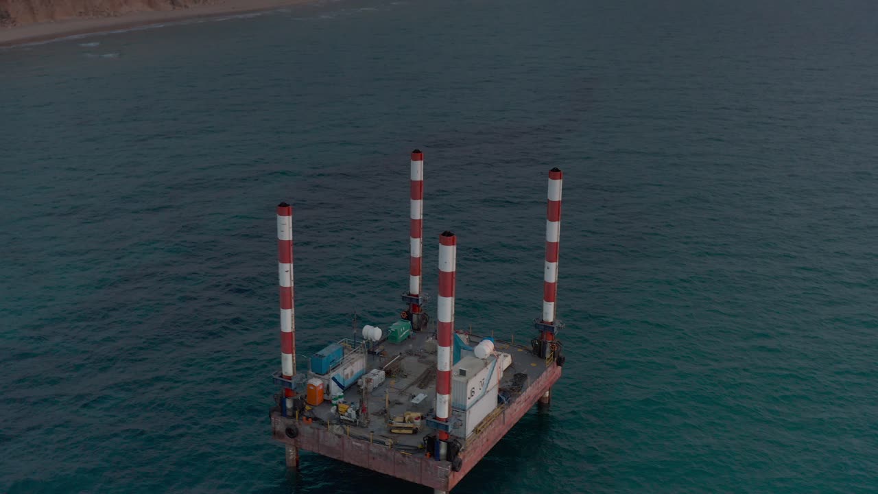Offshoreplatform i havet