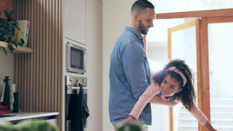 casa, padre y niña con felicidad