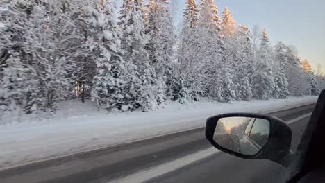 Carreteras-Asfaltadas-Cubiertas-De-Nieve