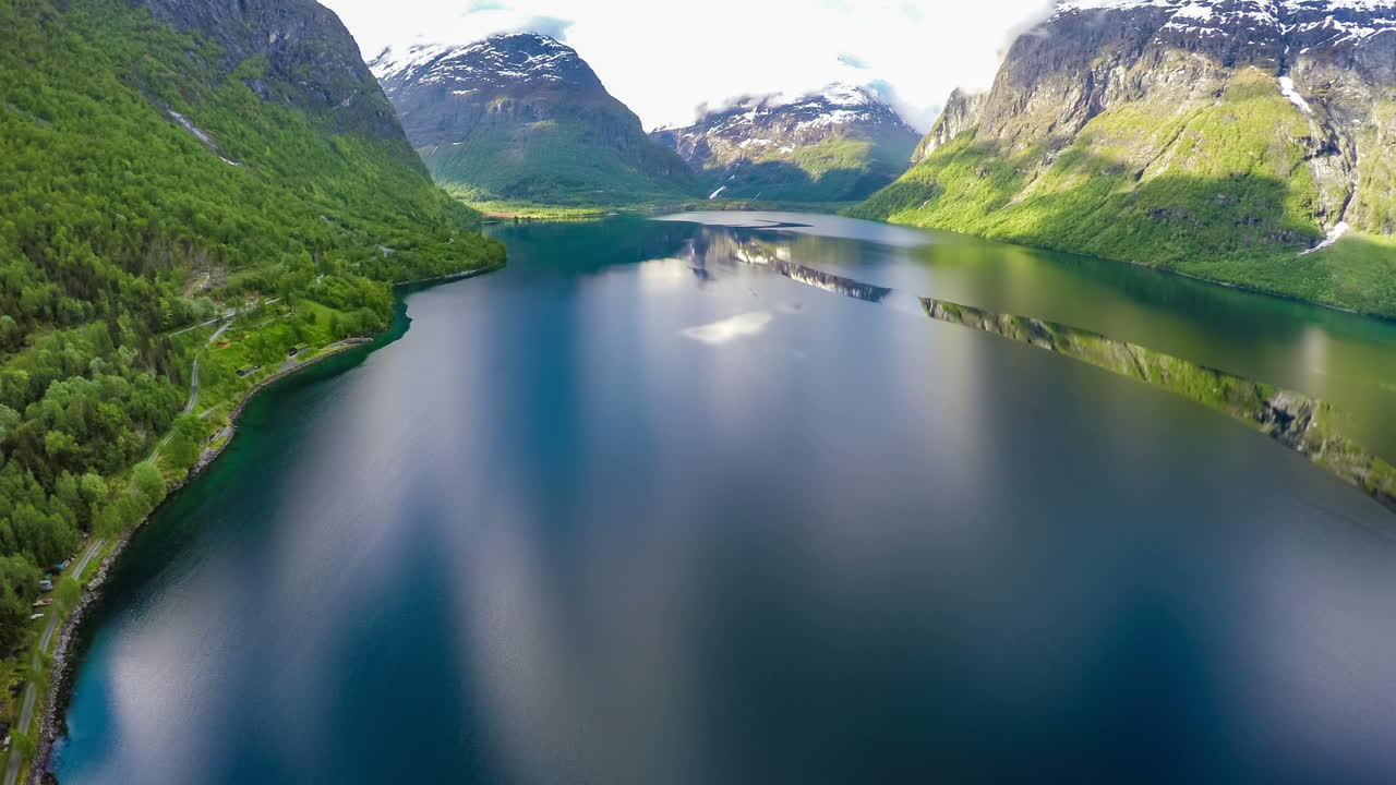 imágenes aéreas de la hermosa naturaleza de noruega.