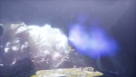 luz del sol dentro de una cueva misteriosa