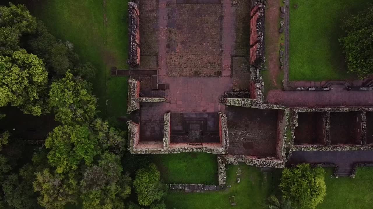 vista aérea de las ruinas de san ignacio, argentina