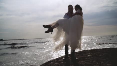 wedding couple on the beach