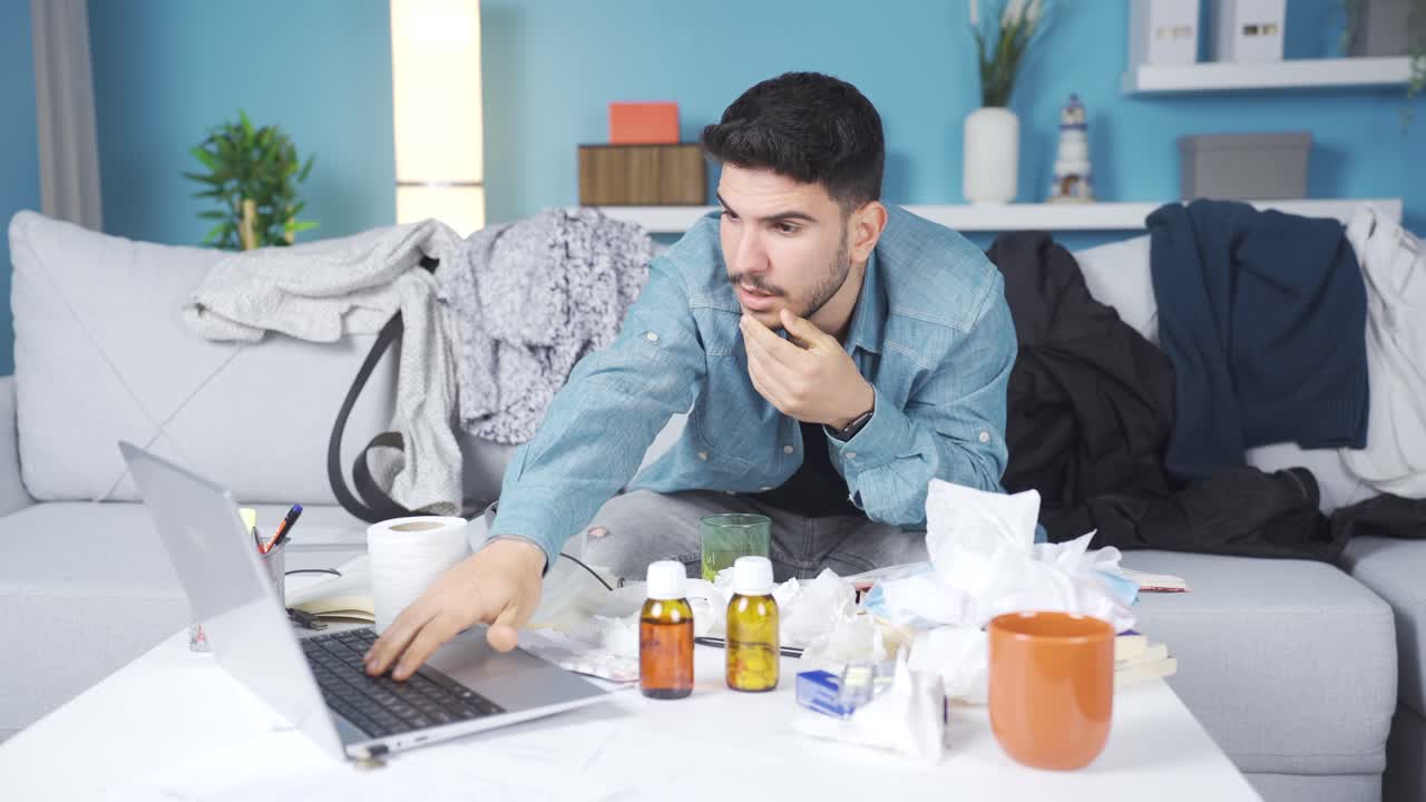 el hombre desordenado y perezoso está enfermo, estornudando, no está bien.