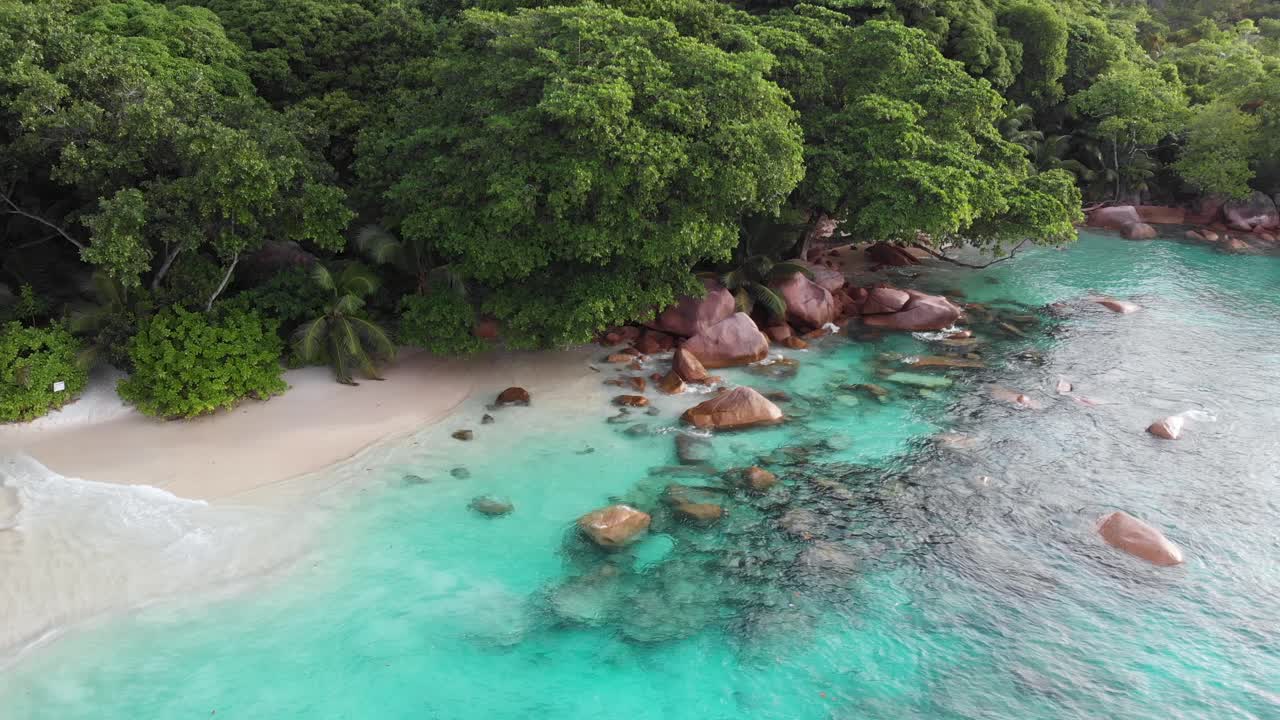 vista aérea de las playas más hermosas y aguas turquesas de las seychelles